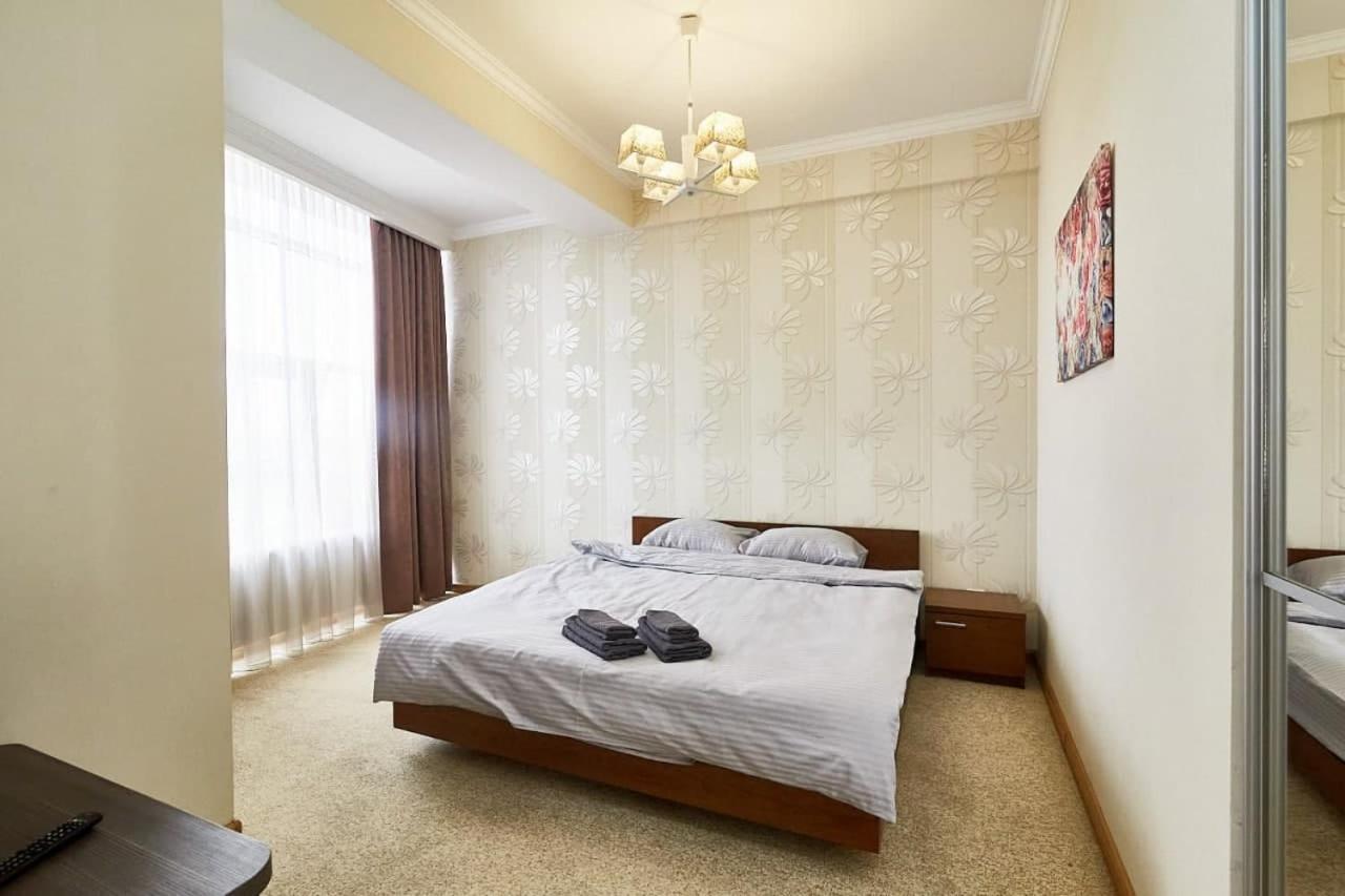 Ultracentral Spacious Apartment Chisinau Exterior photo